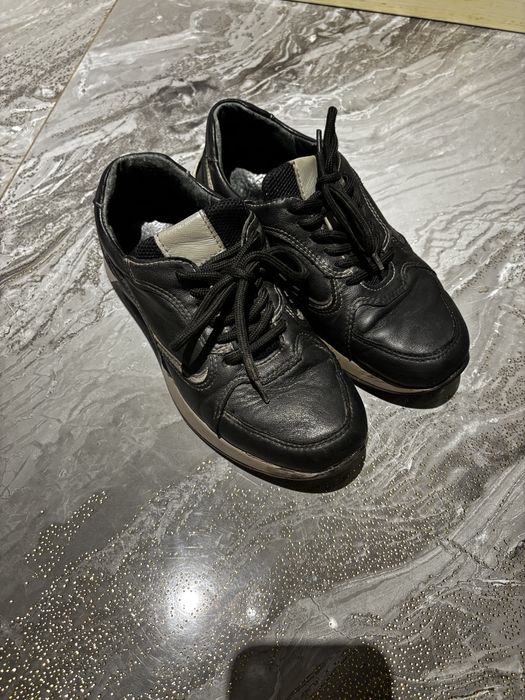 Продам кожанный кроссовки