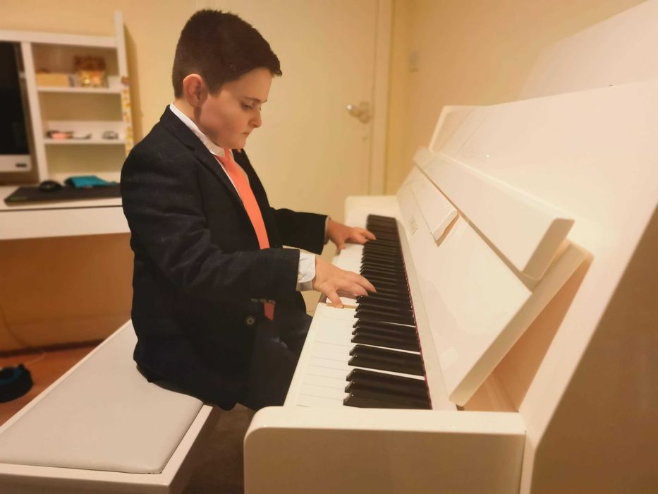 Pian la tine ACASA - lecții de pian pentru copii și adulți