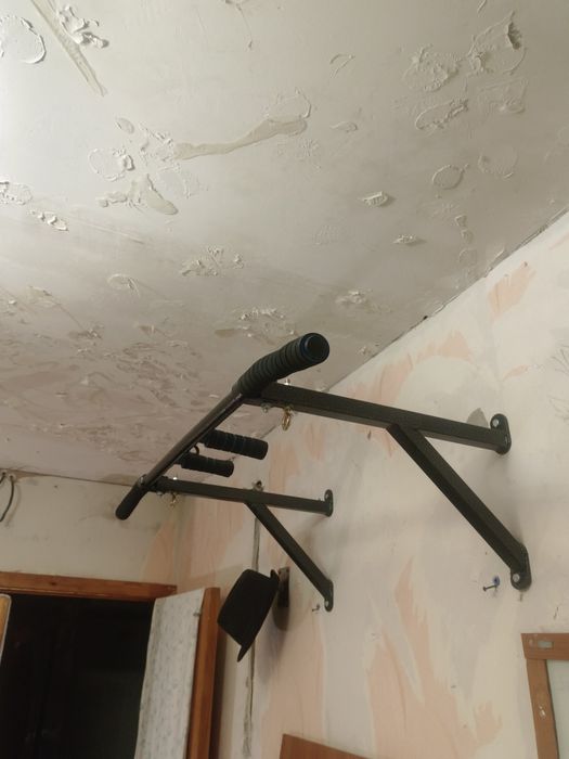 Турник настенный.