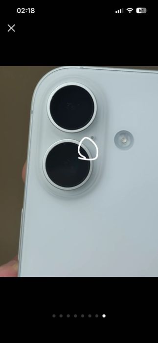 Телефон iPhone 17 белый