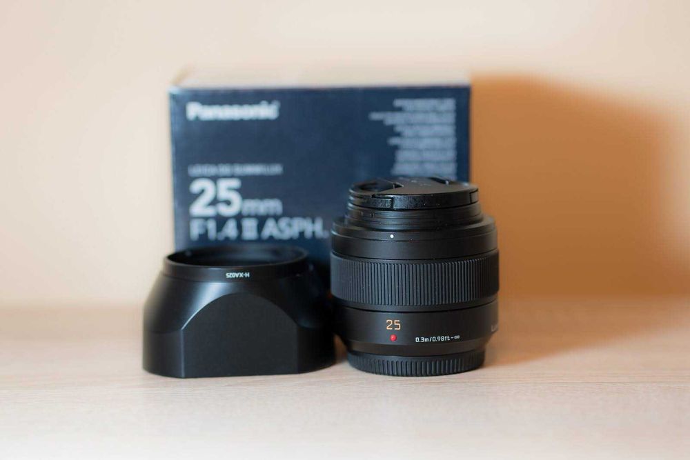 Obiectiv Panasonic Leica 25mm f/1.4 II (MFT) - Cutie Completă