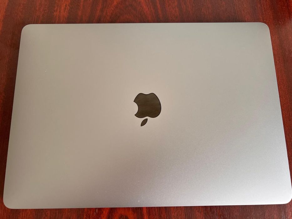 MacBook Pro 13 2020 Silver i5 8GB 256GB Touch Bar