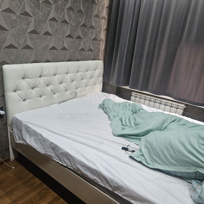 Продам кровать без матраса