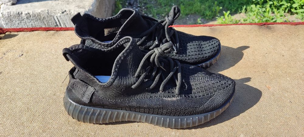 Продам новые летние кроссовки