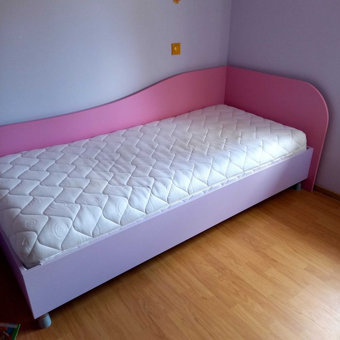 Продавам детско обзавеждане за момиче.