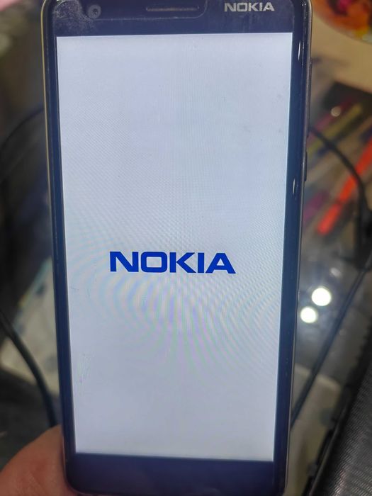 Продавам телефон Нокиа 3.1 в много добро състояние