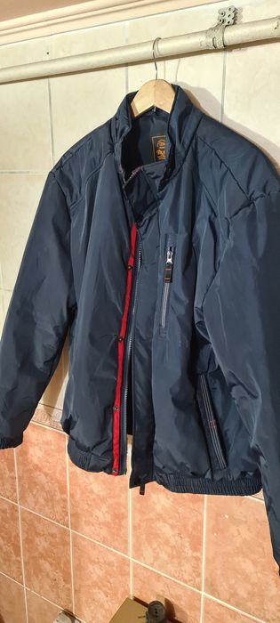 Продвм балоневую куртку