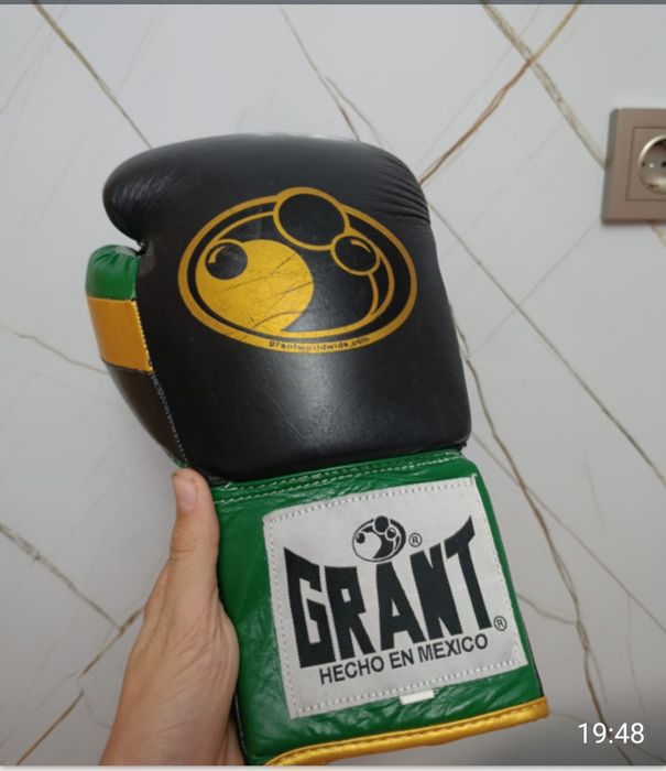 Продам боксерские перчатки