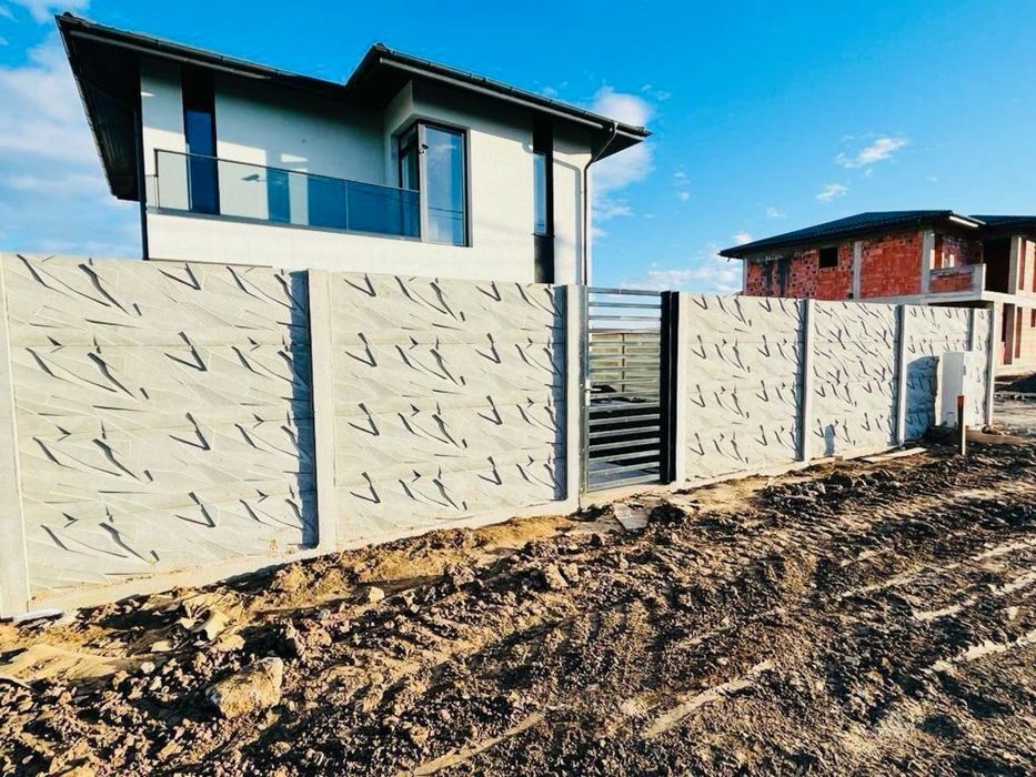 Garduri din stâlpi și placi beton