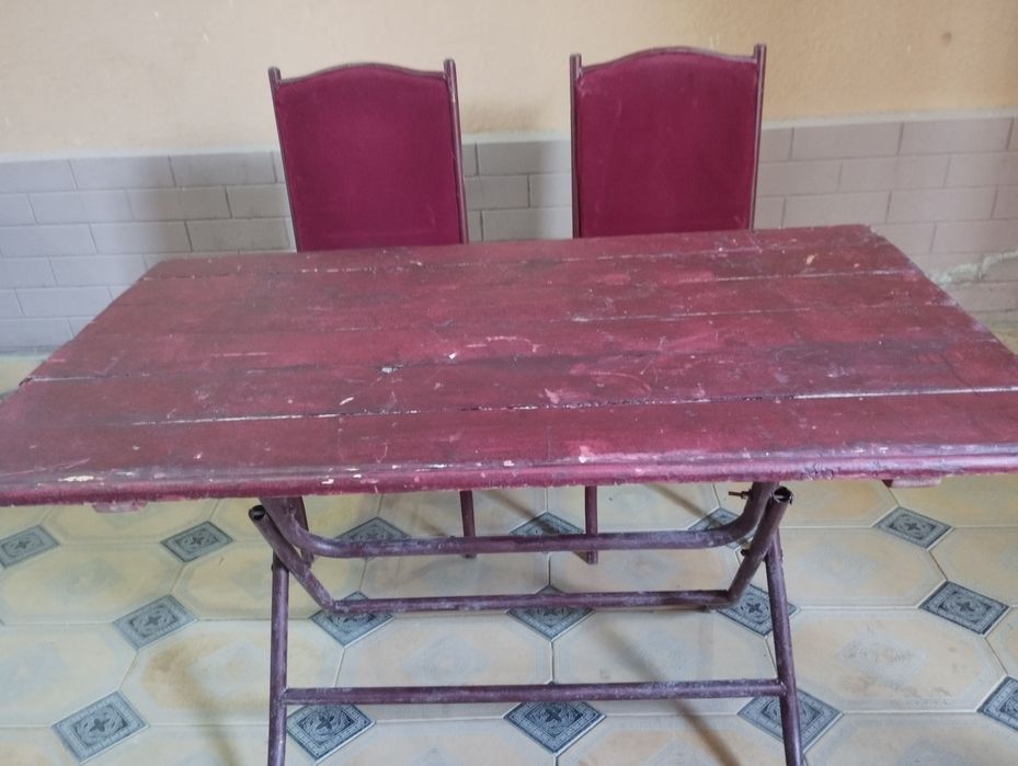 Stoll stullar srochni orzonga  sotiladi