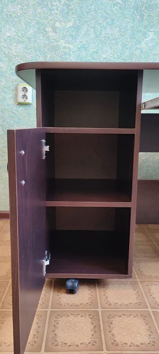 Стол компьютерный