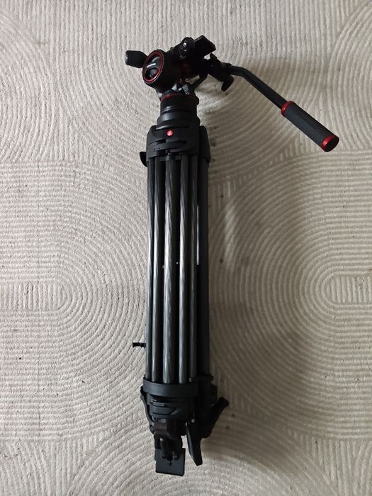 Продам карбоновый видео штатив Manfrotto