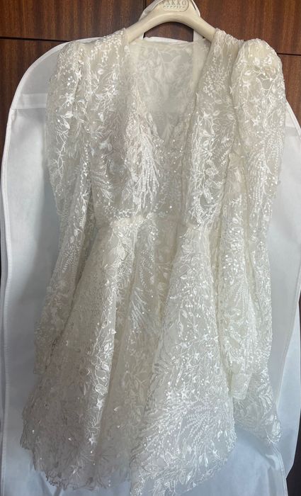 Рокля Бяла с детайли