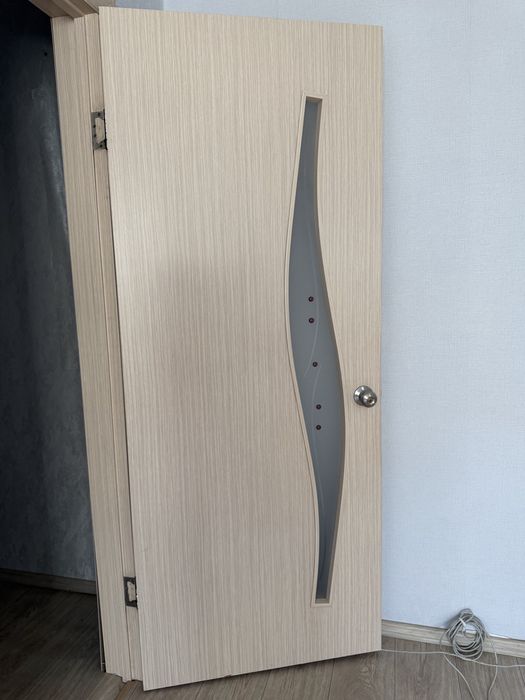 Продам межкомнатную дверь