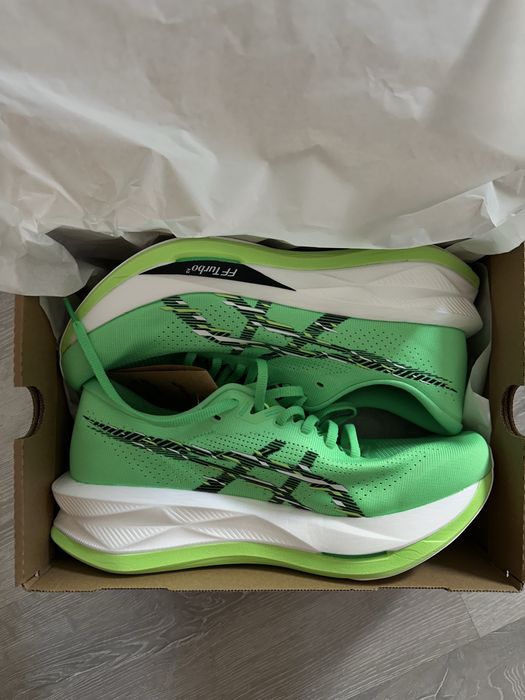Asics SonicBlast noi cu etichetă