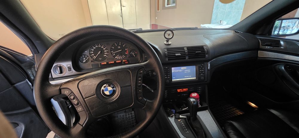 Sotiladi BMW E39 528i