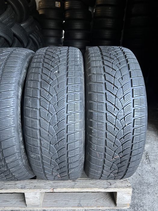 2 anvelope de iarna 235/60/18 Goodyear DOT 2021!