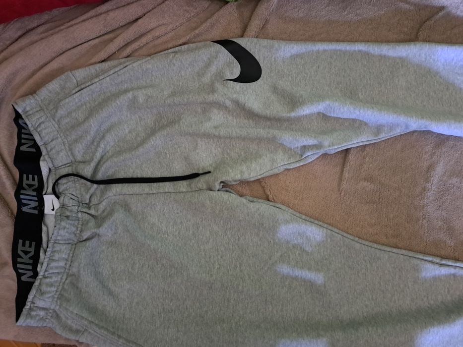 Pantaloni nike mărime L
