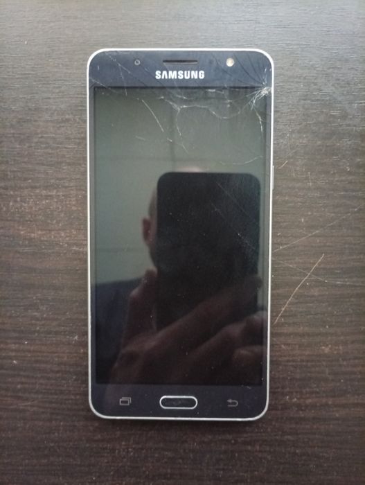 Продам б/у телефоны