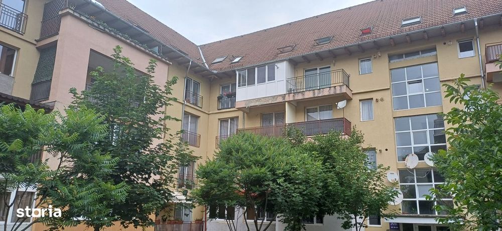 Vand apartament in Floresti