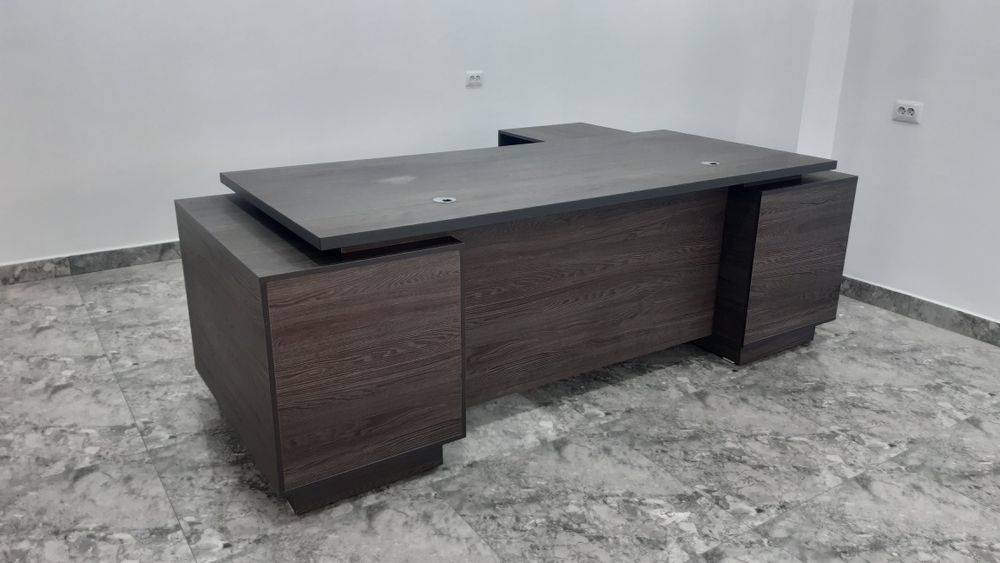 Qizlarning shaxsiy qismlariga tatuirovka qilingan fotosuratlar