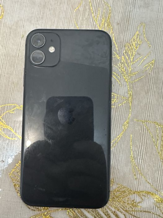 Продам айфон 11