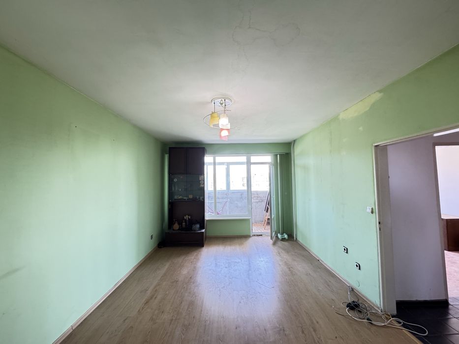 Продава апартамент три стаи и кухня в гр. Казанлък