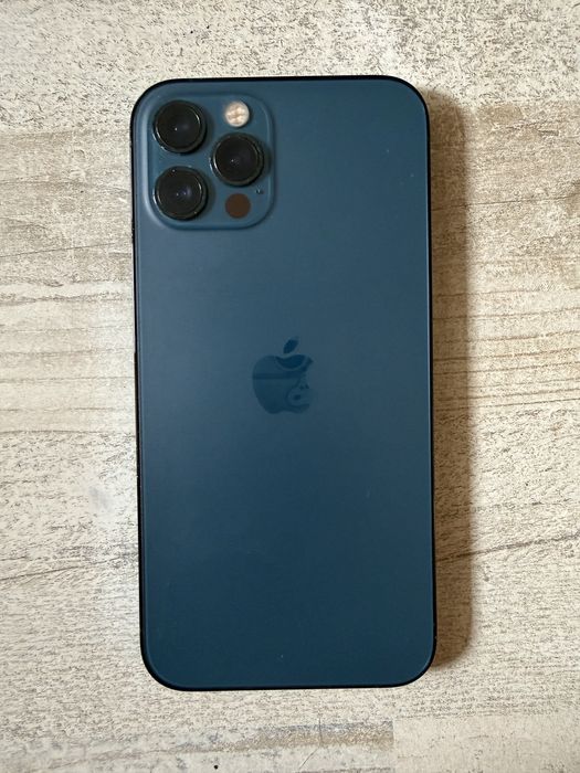 iPhone 12 Pro с оригинална кутия