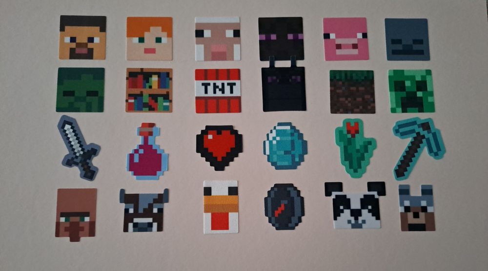 Vând colecția completa/ la bucata Carrfour Minecraft.