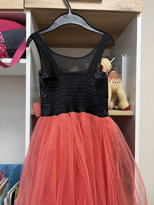 Платья нарядные для девочки