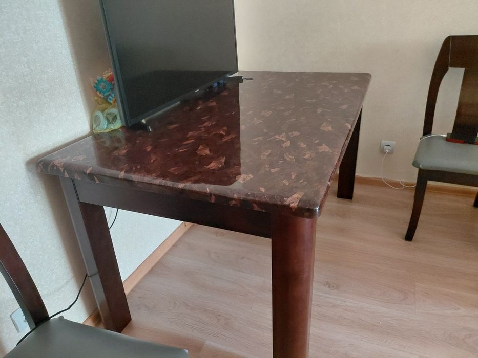 Продам стол со стулями