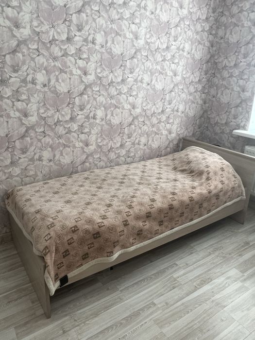 Бу мебель шкаф и две кровати