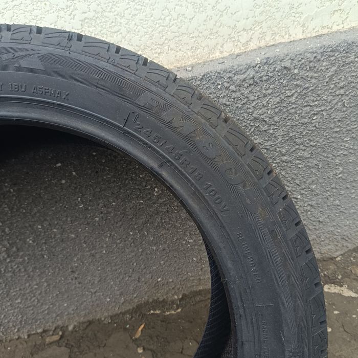 Зимние новые шины 245 45R18