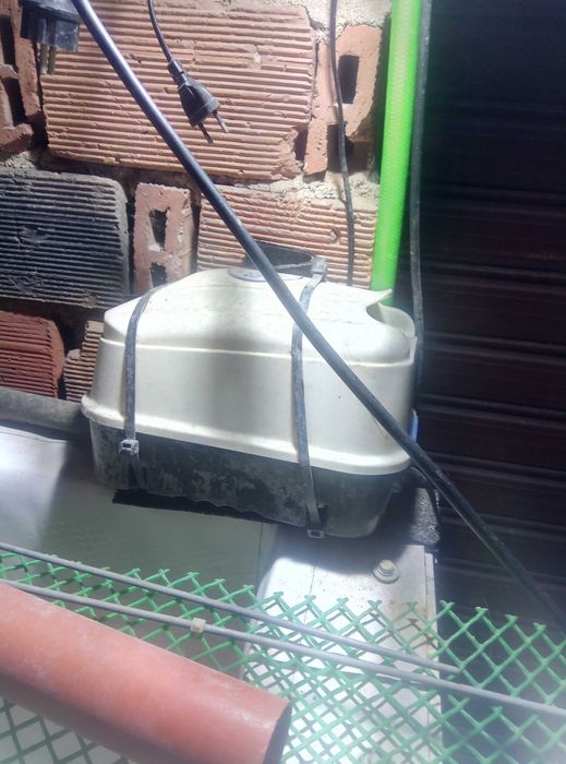 Вана за риба с желязна конструкция