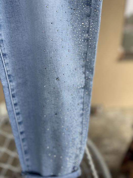 Vand blugi noi moderni elastici cu pietricele marimea 30