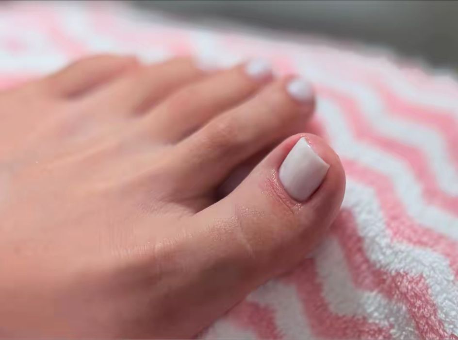 Unghii cu gel/ semi cu apex/ pedichiură estetică Sectorul 1