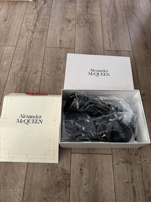alexander mcqueen tread slick low