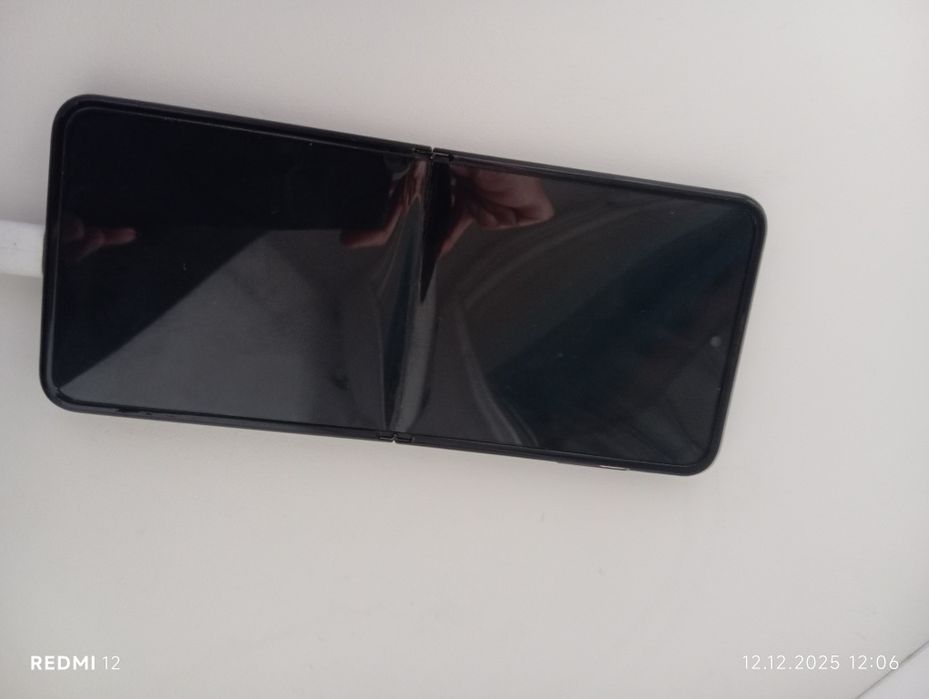 Продам samsung Flip 3