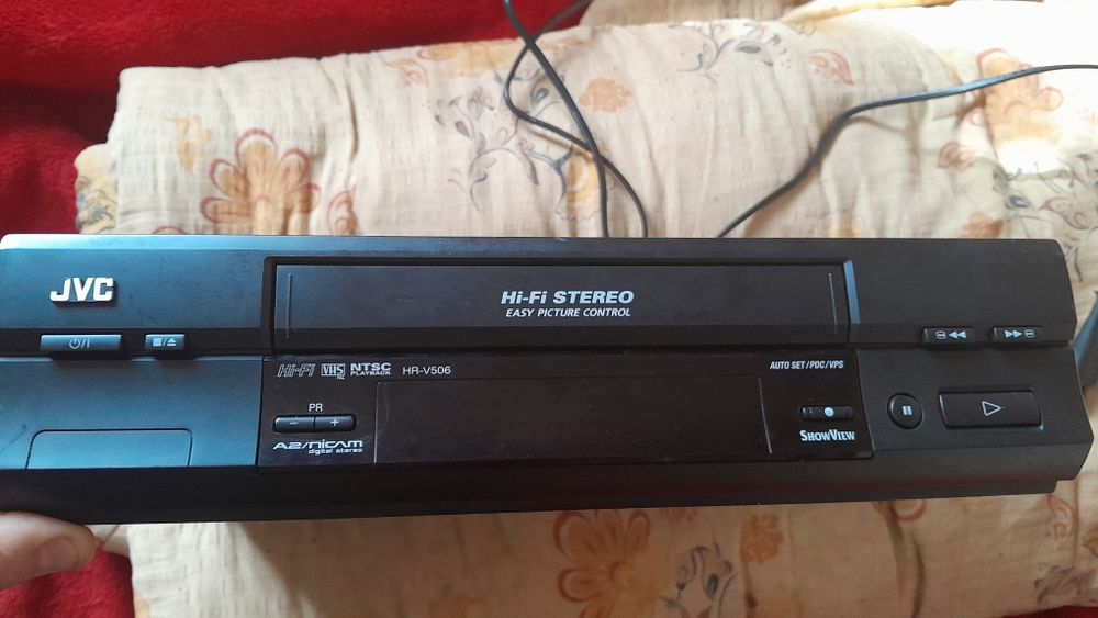 vând vcr jvc hr-v506 defect