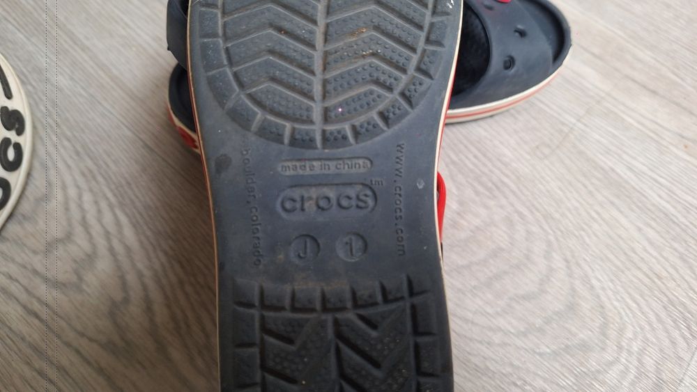crocs сандалии и тапки