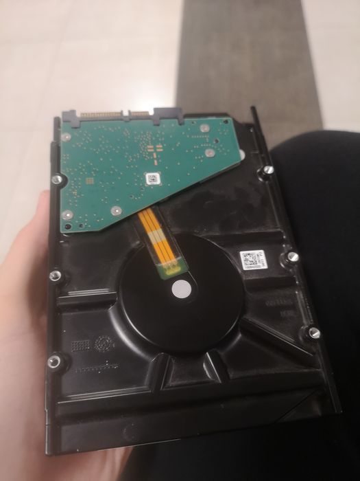 Hard disk extern 8TB HDD  Seagate SkyHawk ST8000VX004 7200rpm