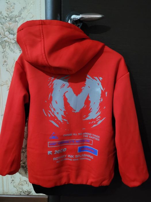 Демисезонная подростковая куртка.