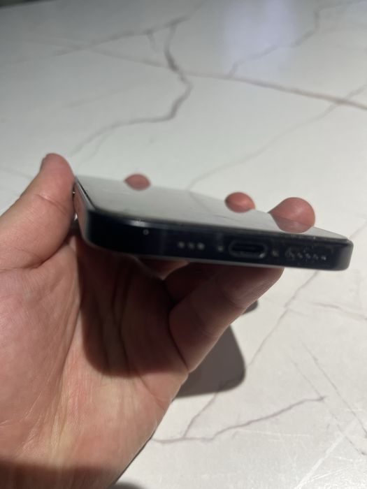 Айфон 16 в идеальном состояние