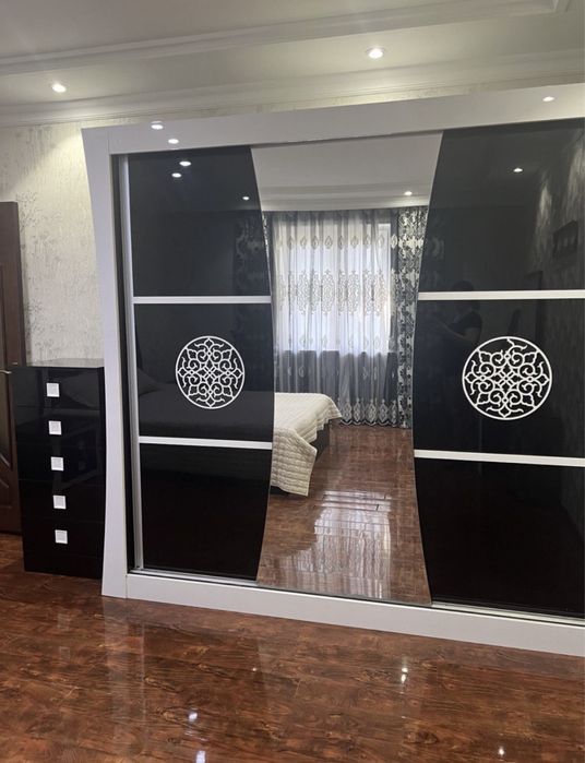 Arenda Beruniy onkalogiyani togrisi 2 xona 1 etaj bankerski uy