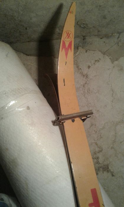 Лыжи деревянные .