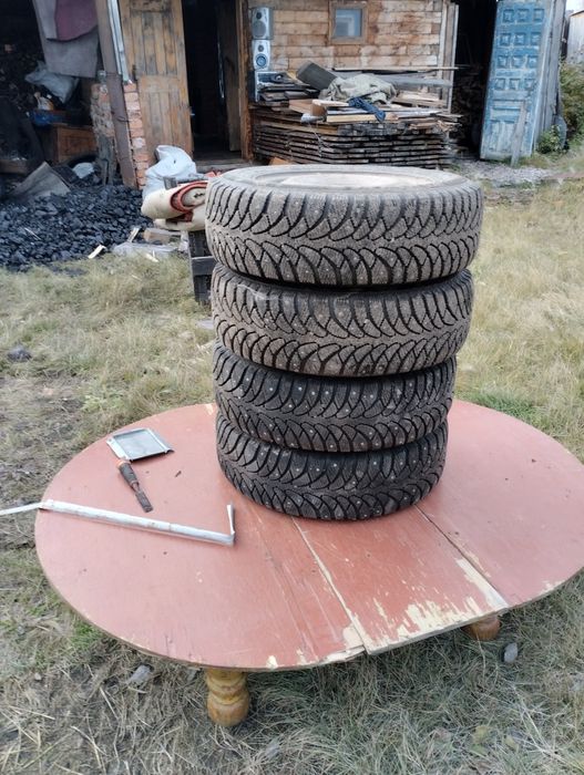 Продам шины зимние