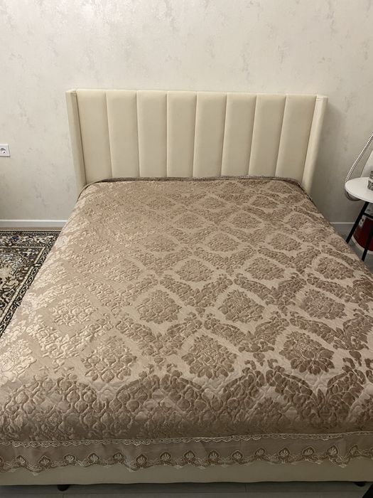 Двух спальная кровать