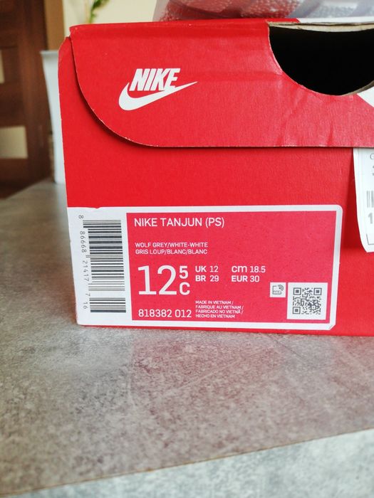 Маратонки Nike tanjin