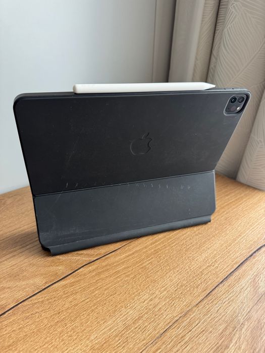 ipad pro 12.9-inch 5th generation + apple pencil + magic keyboard