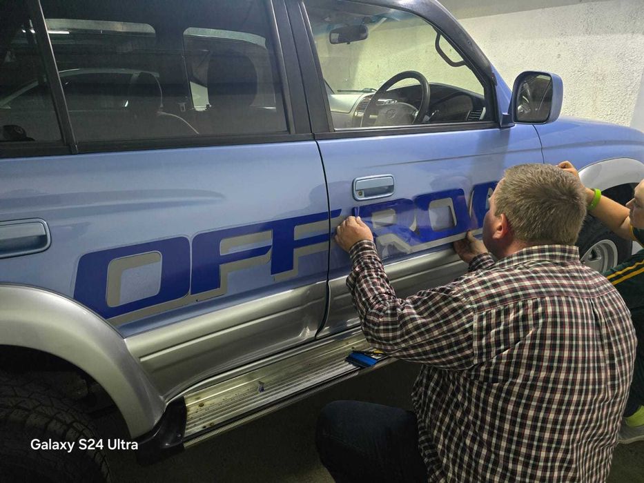 авто наклейки здесь